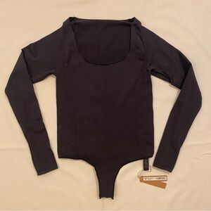 SKIMS Essential Scoop Neck Long Sleeve Bodysuit